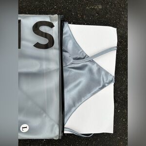 Size L never used satin pj set